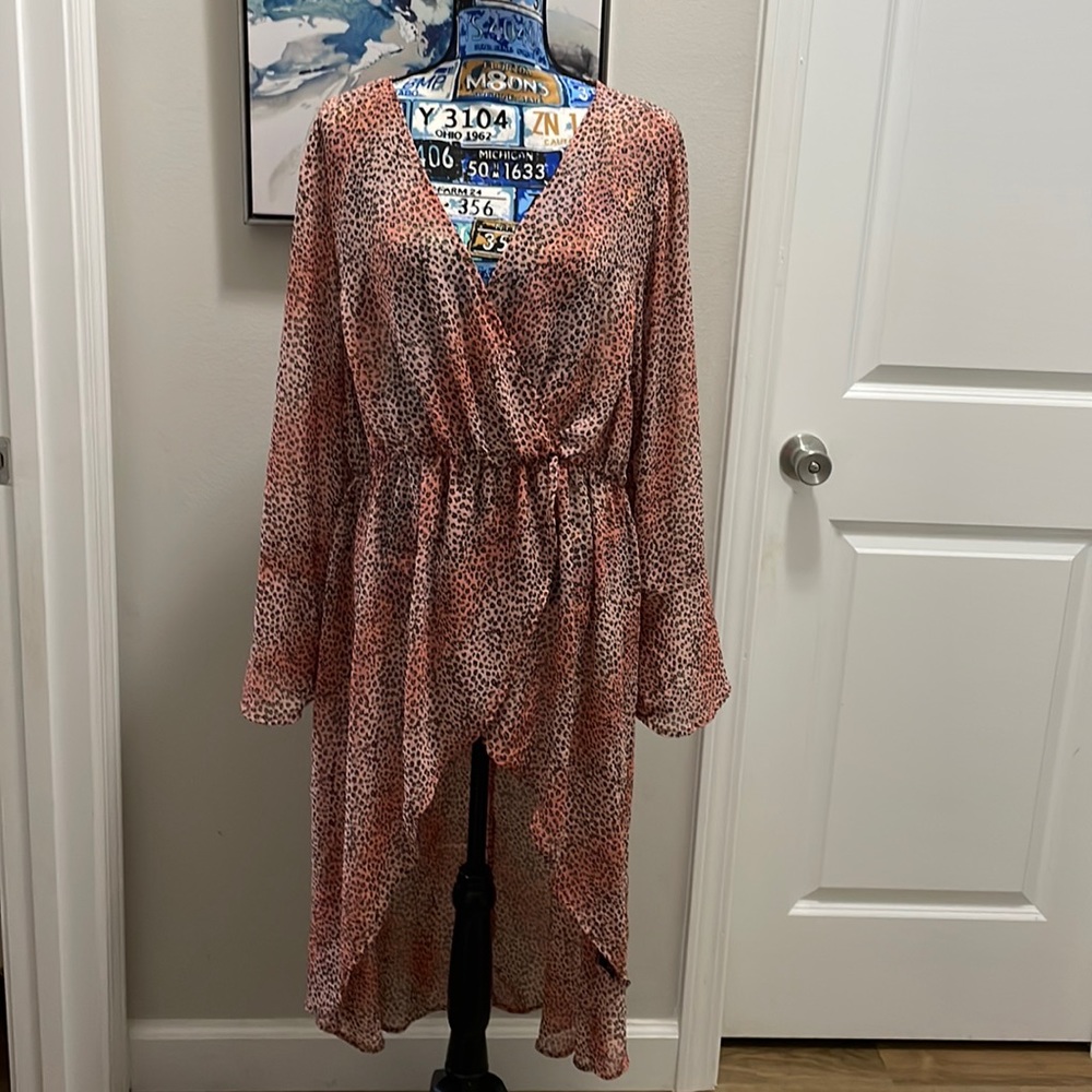 Torrid hi/low top, Sz 2